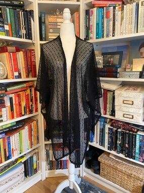 NWT - Vince Camuto Black Textured Topper